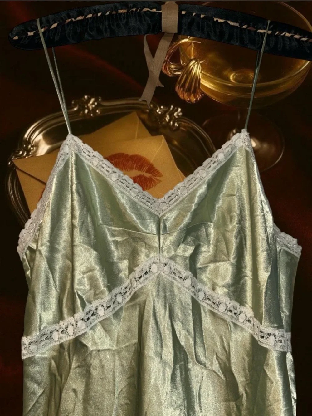✨ Vera Wang Pistachio Green with Ivory Lace Slip Dress, size small ✨